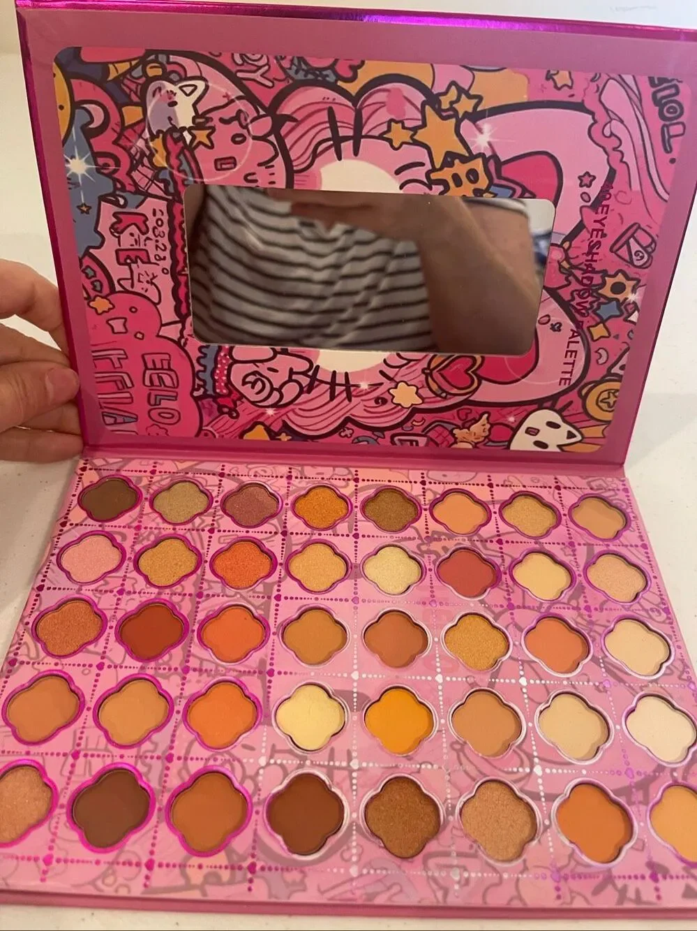 Hello Kitty 40 eyeshadow palette new
